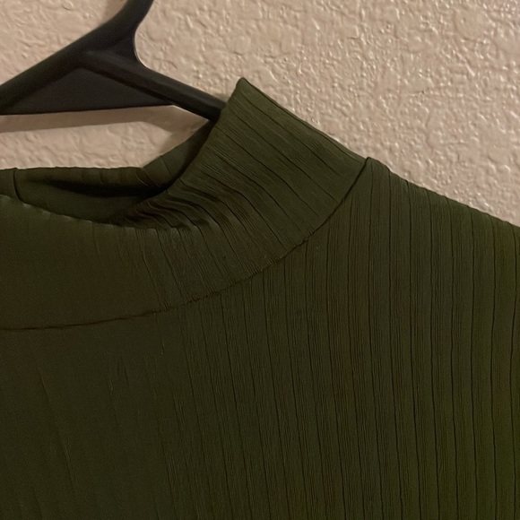Army Green short turtleneck - Picture 3 of 4